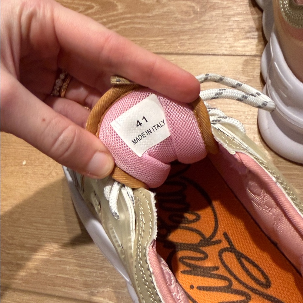 Authentic Versace Reaction Women’s Sneakers - Picture 6 of 7